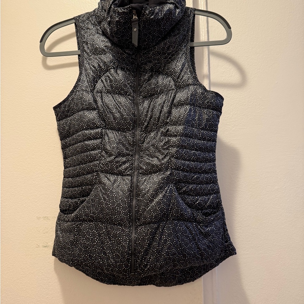 lululemon athletica Black and White Speckled Vest (I think fluffin’ awesome styl